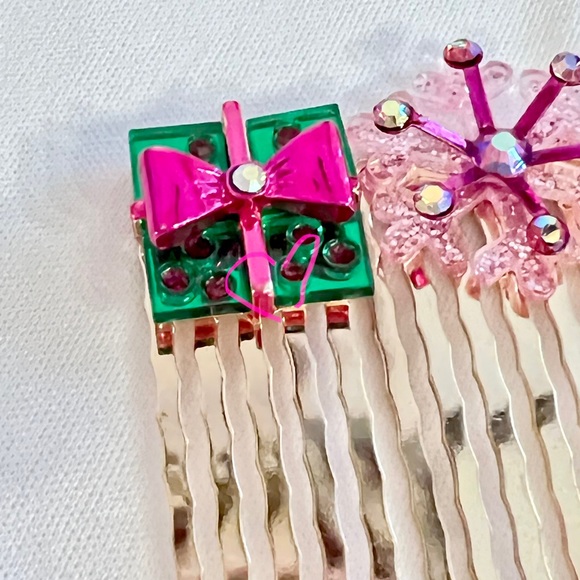 Betsey Johnson ‘Pink XMAS’ Hair Comb & Hair Pin Set NWT/HTF! - Picture 15 of 15